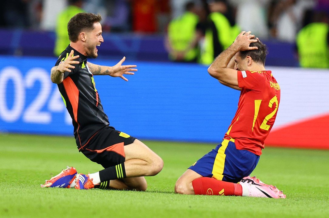 RadioestadioN's tweet photo. 🎙️Oyarzabal

"Quiero acordarme de Remiro, es el único jugador que no ha tenido minutos pero ha estado 45 días matándose como el que más...hay que darle valor" 

"Esto es de todos, estamos muy orgullosos y vamos a celebrarlo" https://t.co/XWFds0GBkF