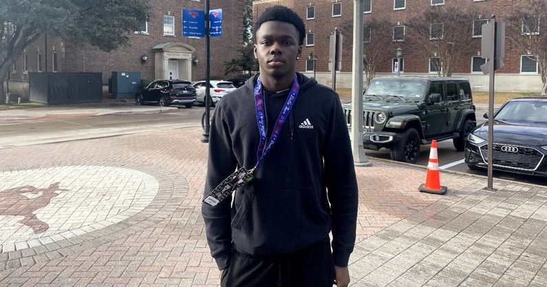 SWiltfong_'s tweet photo. Kilgore (Texas) High On300 CB Jayden Sanders will be back at Michigan at the end of the month for what is likely going to be his last visit before committing. He gives the latest here. https://t.co/Aa2CR7L0xo https://t.co/aJBx6Ri68z