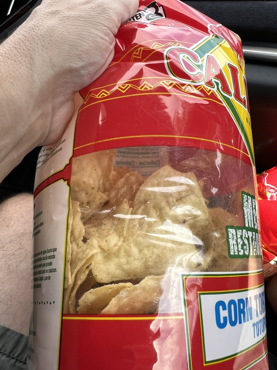 patweb99's tweet photo. Shrinkflation = Inflation. $4 for a half full bag. Our government says inflation is under control. Yeah right… extra packaging = extra waste. At least bring the package sizing down to fit the content. Make it a law. Make it right. https://t.co/KfRyskxBTq