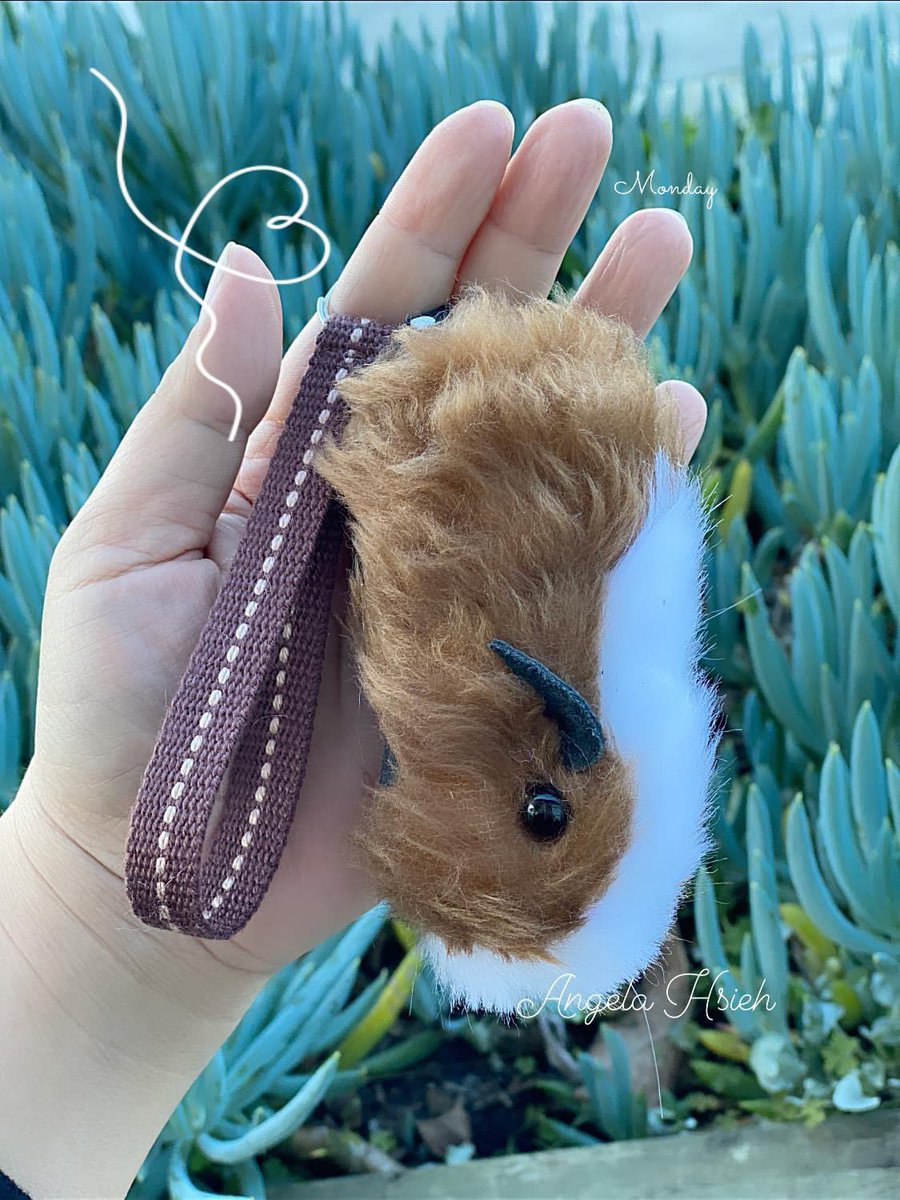 plushguineapigs's tweet photo. Guinea Pig Keychain 🐹
~ Made to order available
~ Available in Black, White & Browns colours
#plushguineapigs
#guineapigplush
#plush #handmadebyangelahsieh #giftidea #gift #nzmade #handmade #keychaincustom https://t.co/Cm5ghgVIjF