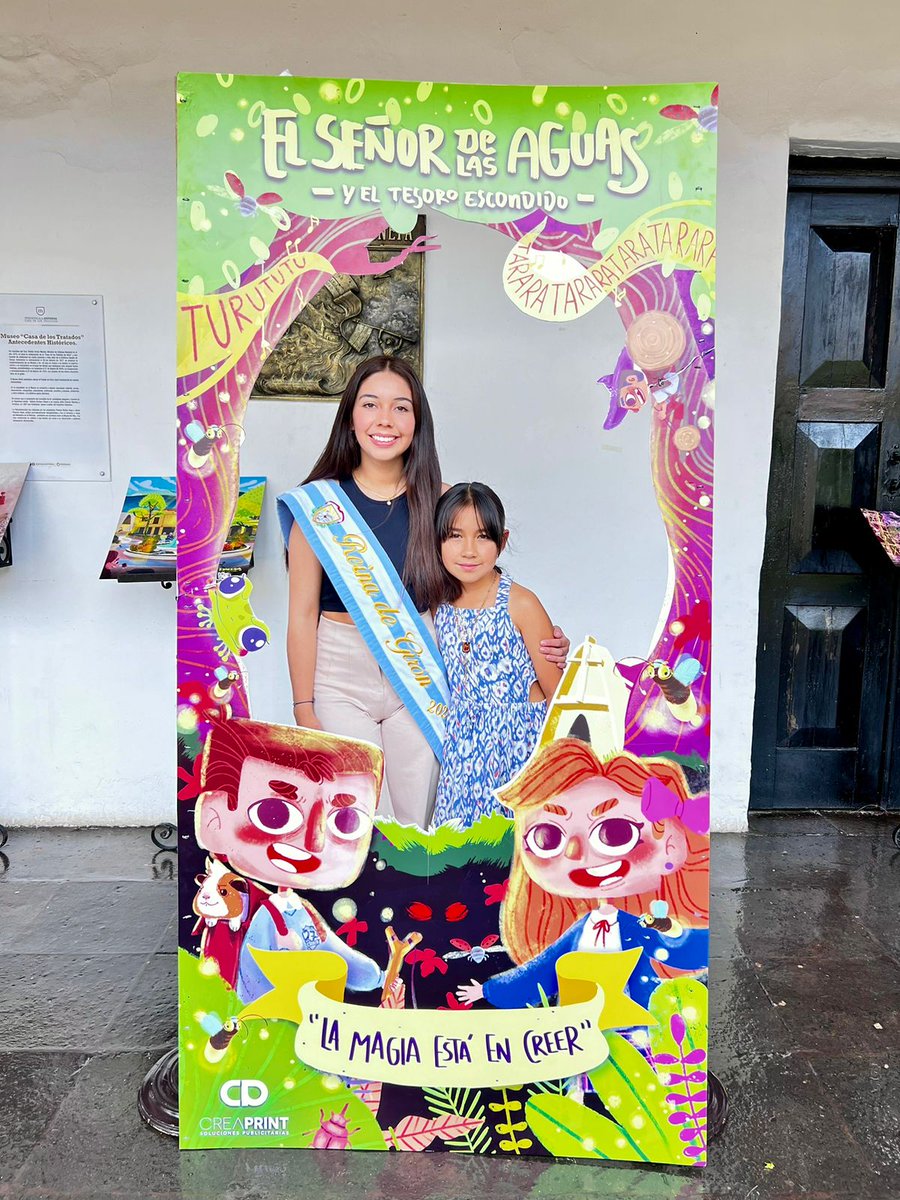 MuseosDefensaEC's tweet photo. 📖 La lectura es el viaje que nos lleva a descubrir mundos nuevos.

🏛️ En el Museo #CasaDeLosTratados junto a Viviana Patiño, reina de Girón, vivimos un espacio enriquecedor. 📚

👧🏻👦🏻Niñas y niños disfrutaron del cuento "El Señor de las Aguas y el tesoro escondido". https://t.co/JbrUvufcD6