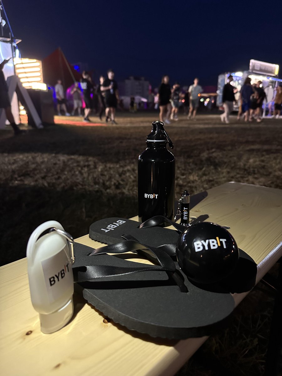 Bybit_Official's tweet photo. 🎉 What a weekend at Beach, Please! 🌊 From electrifying music sets to unforgettable beach vibes, Costinesti was the place to be! ☀️ We danced, laughed, and made memories that will last a lifetime. Until next time, keep riding those waves! 🌴✨ @Bybit_Romanian
#BybitBeachPlease https://t.co/61L7dcCyRO