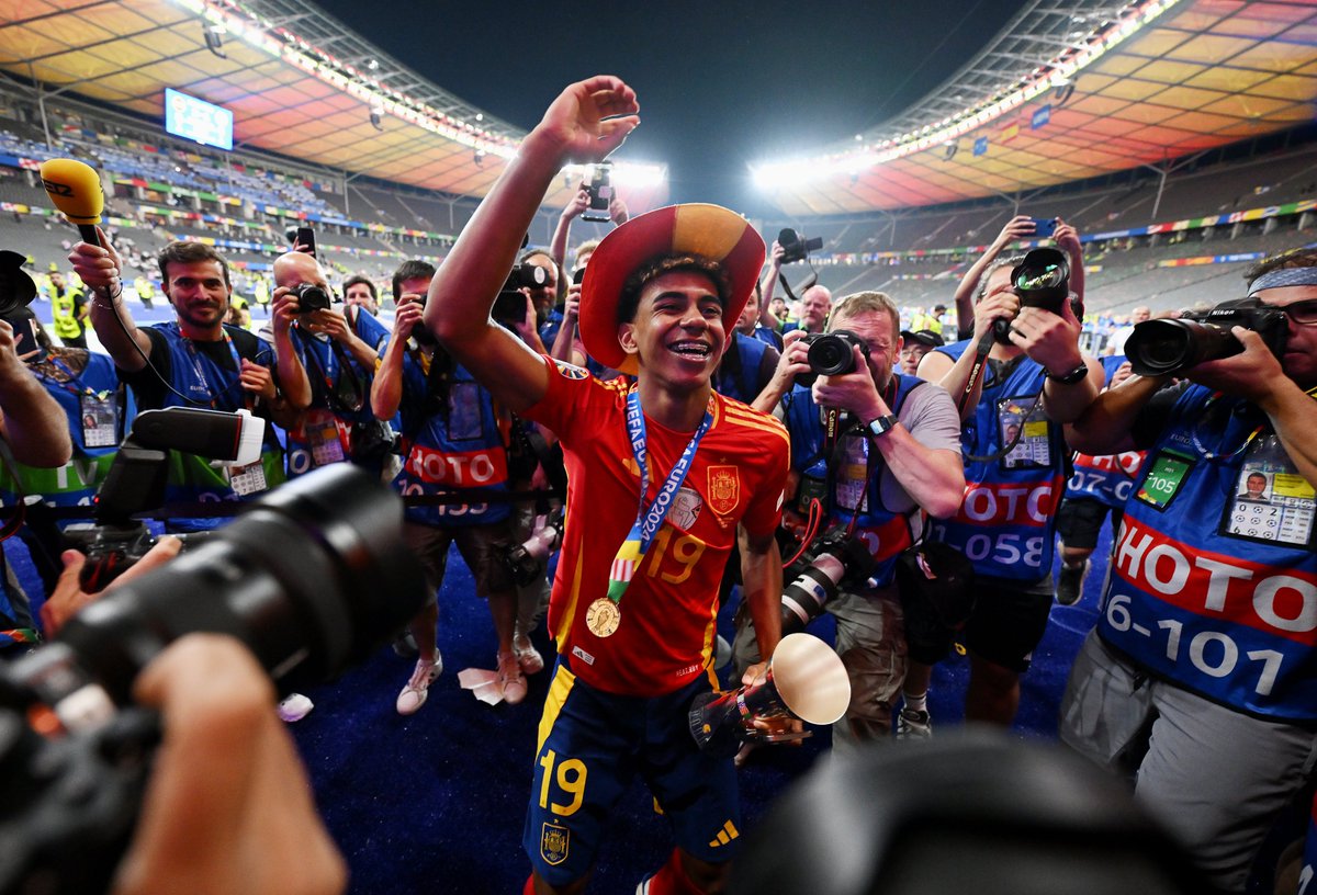mundodeportivo's tweet photo. 📸 𝗙𝗼𝗼𝘁𝗯𝗮𝗹𝗹 𝗣𝗶𝗰𝘁𝘂𝗿𝗲𝘀 𝗧𝗵𝗮𝘁 𝗚𝗼 𝗛𝗮𝗿𝗱 https://t.co/QhBwXBdwDH