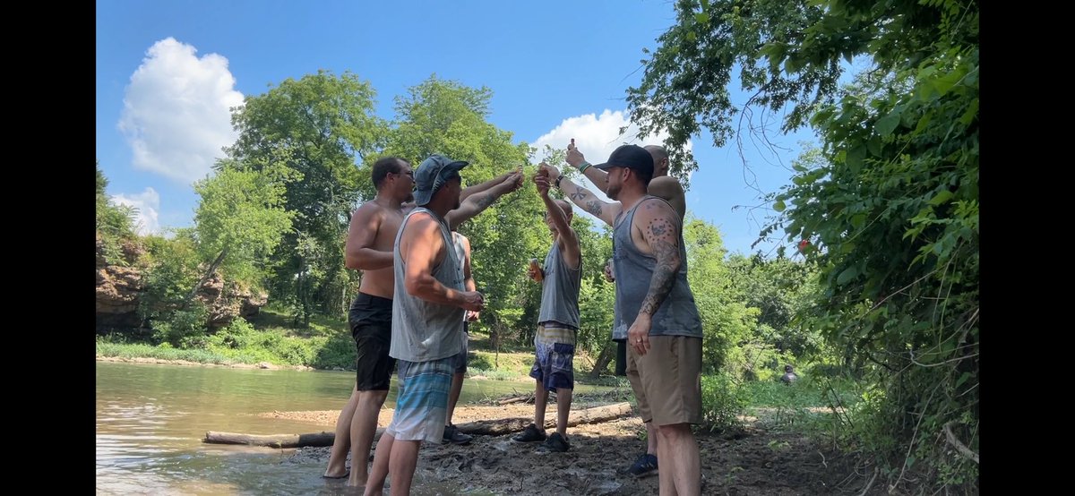 Chad001984's tweet photo. Been livin that river rat life https://t.co/4rWYpquHJA