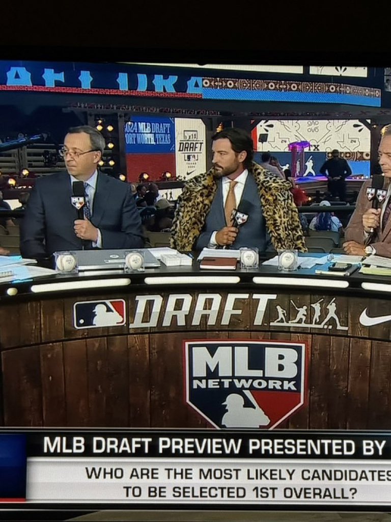 AllVolReport's tweet photo. Tony V rockin the fur coat at the MLB Draft 😭 https://t.co/HhU6cTQckk