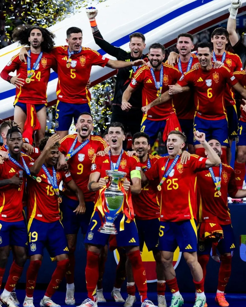 superbenysan's tweet photo. QUE VIVA LA MADRE QUE ME PARIOOOOOO... CAMPEONES DE EUROPA COÑOOOOO, VIVA ESPAÑA COJONES 🇪🇸🏆🇪🇸🏆🇪🇸 4 🇪🇸🏆🇪🇸🏆🇪🇸 AL FIN SE HACE JUSTICIA... SIGAN HABLANDO... A MAMAR INGLESES🖕 https://t.co/IDESsKy23N