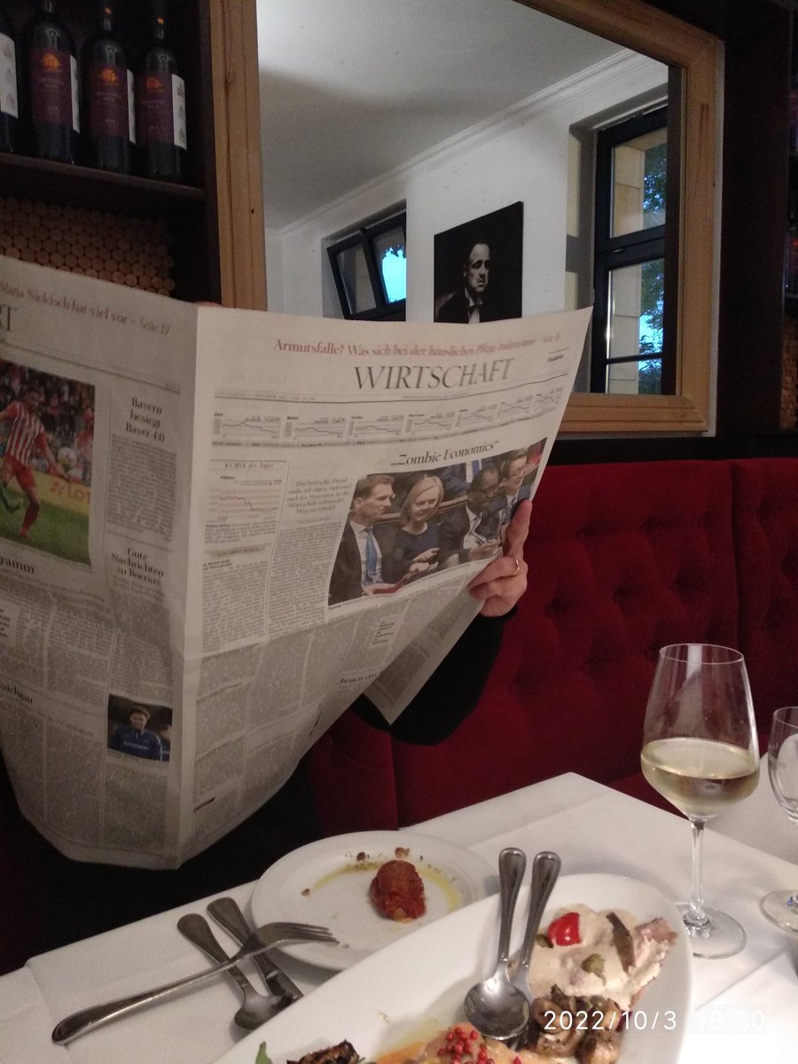 Toedtmann's tweet photo. Ein Teller Antipasti mit Betrugsermittler Paul Milata, der sich wundert, dass deutsche Unternehmen kaum Kandidaten-Checks machen #ManagementBlog @wiwo 
https://t.co/rhT58buK5H https://t.co/zoqBfj3kAQ