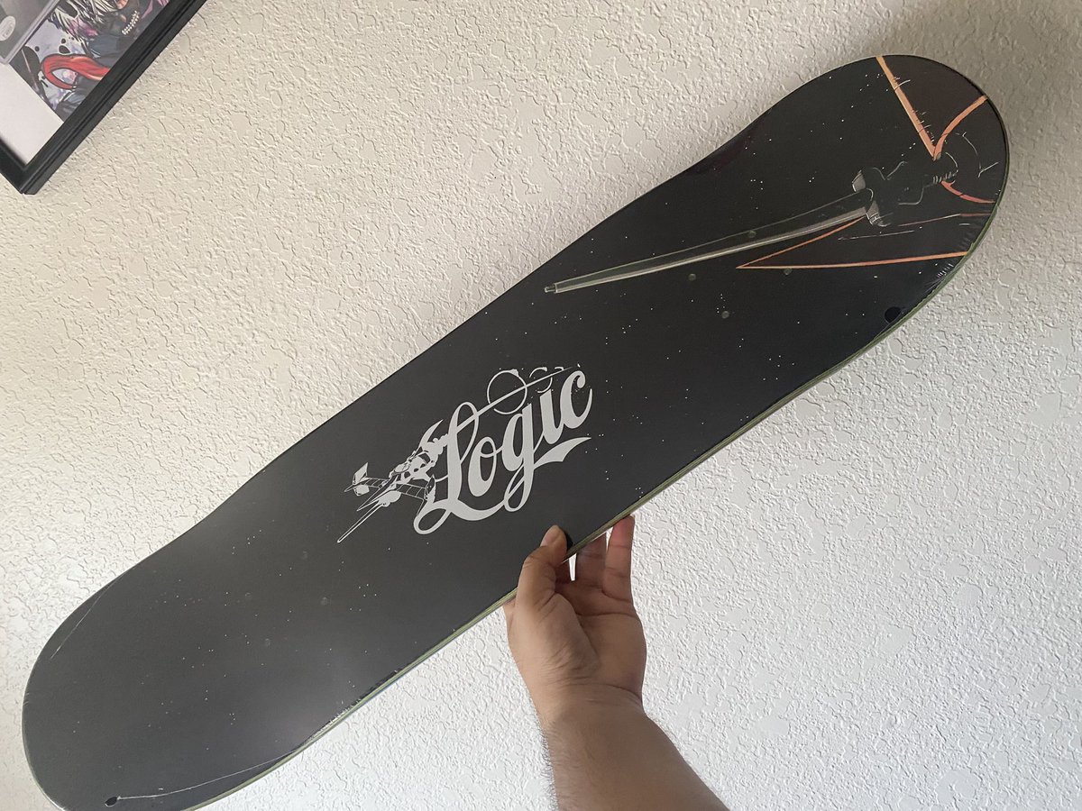 recondjpanda1's tweet image. YOU DEFINITELY KNOW I HAD TO GET @Logic301 x @Crunchyroll collaboration deck !!! From anime expo 
 #rackpack #logic #anime #animeexpo2024