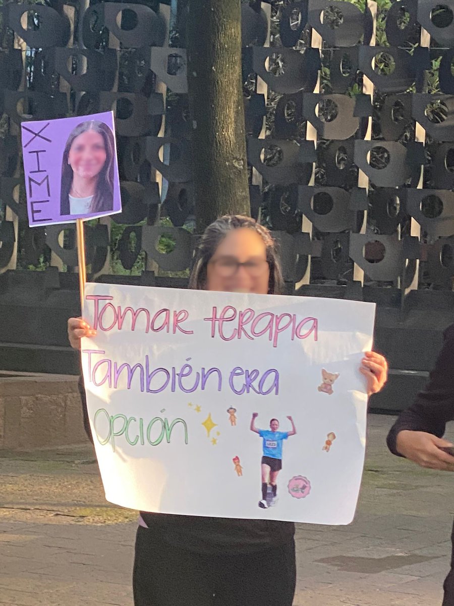 anapaugalde's tweet image. 🏃‍♀️ Hoy corrí el medio maratón de la CDMX. 📸 Le tomé fotos a algunos carteles que dan vida y ánimo a los corredores. ¿Qué les parecen? #ComunicaciónVisual  #MedioMaratonCDMX #MedioMaratonCDMX2024 #MaratonCDMX #Deportes