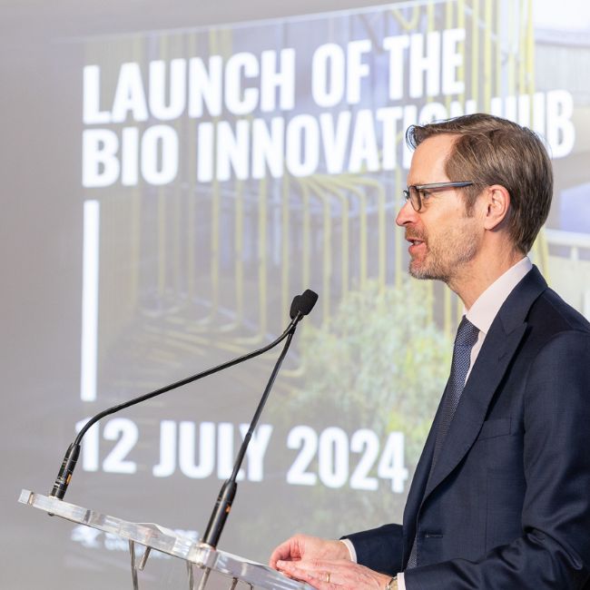 La Trobe Agriculture, Biomedicine & Environment (@sabe_latrobe) on Twitter photo Our $8m Bio Innovation Hub, funded by <a href="/VicGovAu/">Victorian Government</a>'s VHESIF, was opened by <a href="/ColinBrooksMP/">Colin Brooks MP</a> (representing Minister for Training & Skills, <a href="/GayleTierney/">Gayle Tierney MP</a>) & Vice-Chancellor Prof Theo Farrell at our Bundoora campus on Friday!
What will the Hub support? Read on! ⬇️
latrobe.edu.au/news/articles/… Our $8m Bio Innovation Hub, funded by <a href="/VicGovAu/">Victorian Government</a>'s VHESIF, was opened by <a href="/ColinBrooksMP/">Colin Brooks MP</a> (representing Minister for Training & Skills, <a href="/GayleTierney/">Gayle Tierney MP</a>) & Vice-Chancellor Prof Theo Farrell at our Bundoora campus on Friday!
What will the Hub support? Read on! ⬇️
latrobe.edu.au/news/articles/…