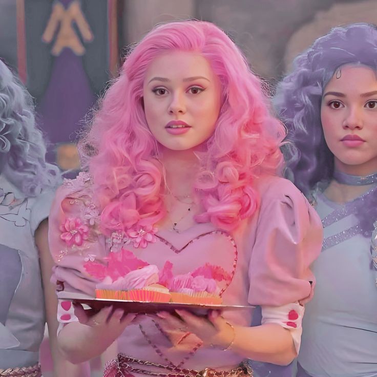 bluecherrysun's tweet photo. Agora o maior feito de Descendentes 4: Bridget vc sempre será a maioral estarei nas trincheiras pra te defender vc merecia muito mais diva they don't deserve you!!!! https://t.co/9RoTLAklha