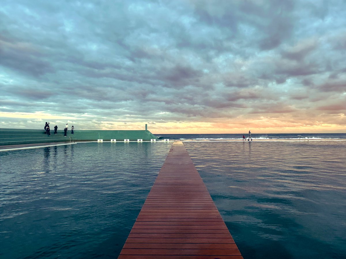 subbie's tweet photo. Raced against the sunset to find four of the #oceanpools along here. First up, #Newcastle Ocean Pool &amp; 2/ the gorgeous Canoe Pool next to it. There was once a map of the world on the base of the Map Pool, now Canoe Pool. No chance to swim, but will definitely be back. #swimming https://t.co/vZB9tlO1ha
