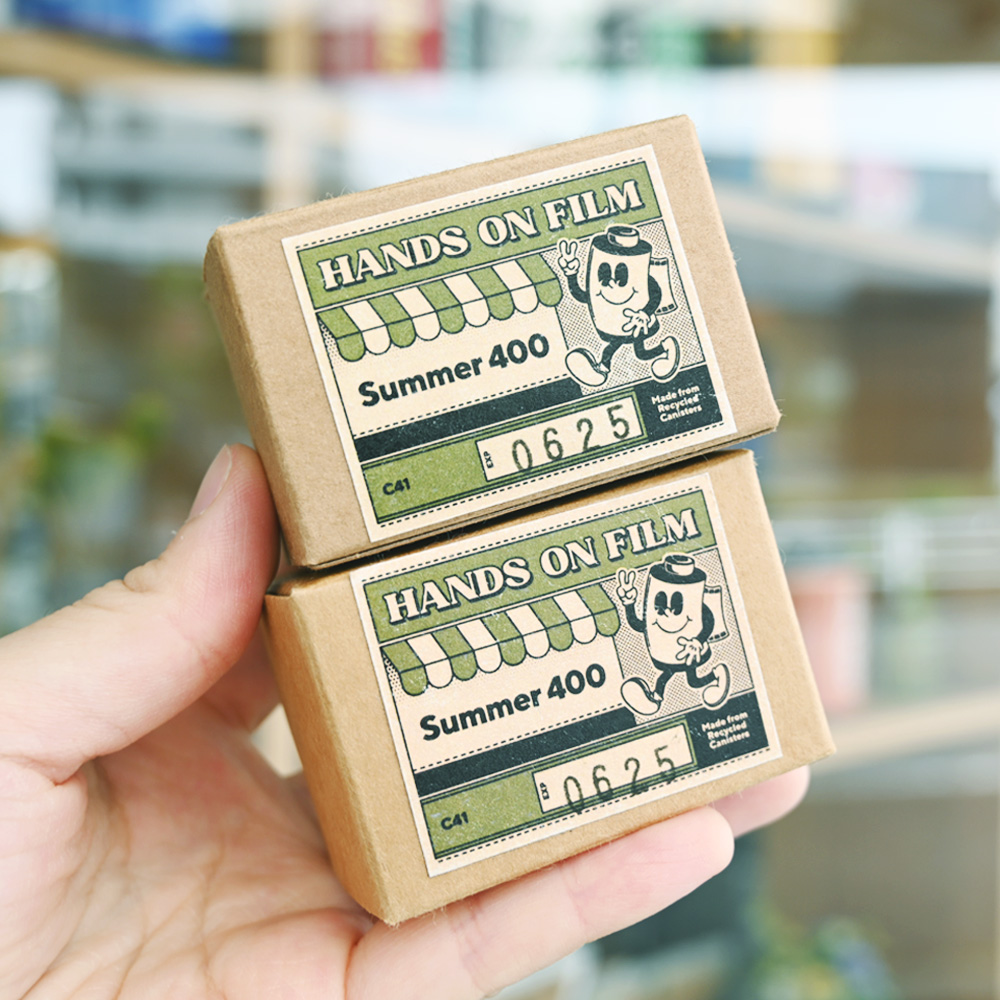 champcamera's tweet image. サマーなフィルム！ By #青葉台
シンガポールの現像所で作られた「#HandsonFilm　#Summer400」
夏らしいさわやかな発色のシネマフィルムベースの一本！夏のイチオシです～( ˘ω˘ )☆
(作例はSHIO様よりご提供)
#film #フィルム #ISO400 
champcamera.co.jp/topics/?id=ao_…