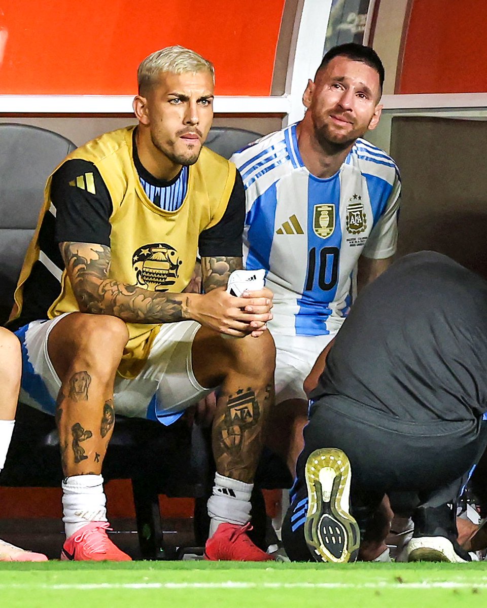 brfootball's tweet photo. Just a few weeks apart. https://t.co/fKWb27sC4W