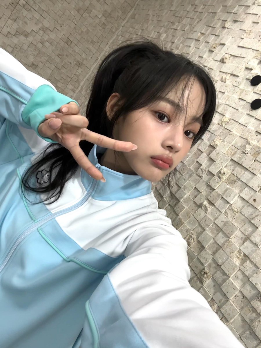 newjeans_loop's tweet photo. 240715

#뉴진스 #NewJeans #민지 #Minji #ミンジ https://t.co/Fnp7kCQyUW