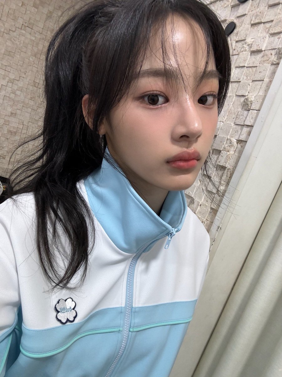 newjeans_loop's tweet photo. 240715

#뉴진스 #NewJeans #민지 #Minji #ミンジ https://t.co/Fnp7kCQyUW