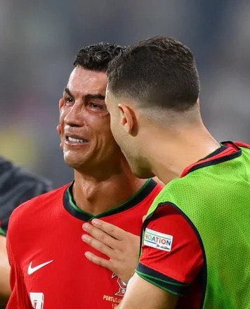 Mario Riveretti 🎩 tweet media