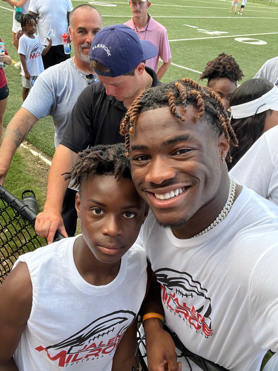 ChristianPreyer's tweet photo. I enjoyed the Jalen Milroe camp today I appreciate Jalen and all the other staff that was there one of my favorite quarterbacks 💪🏾💪🏾 https://t.co/OlVir5xgGx
