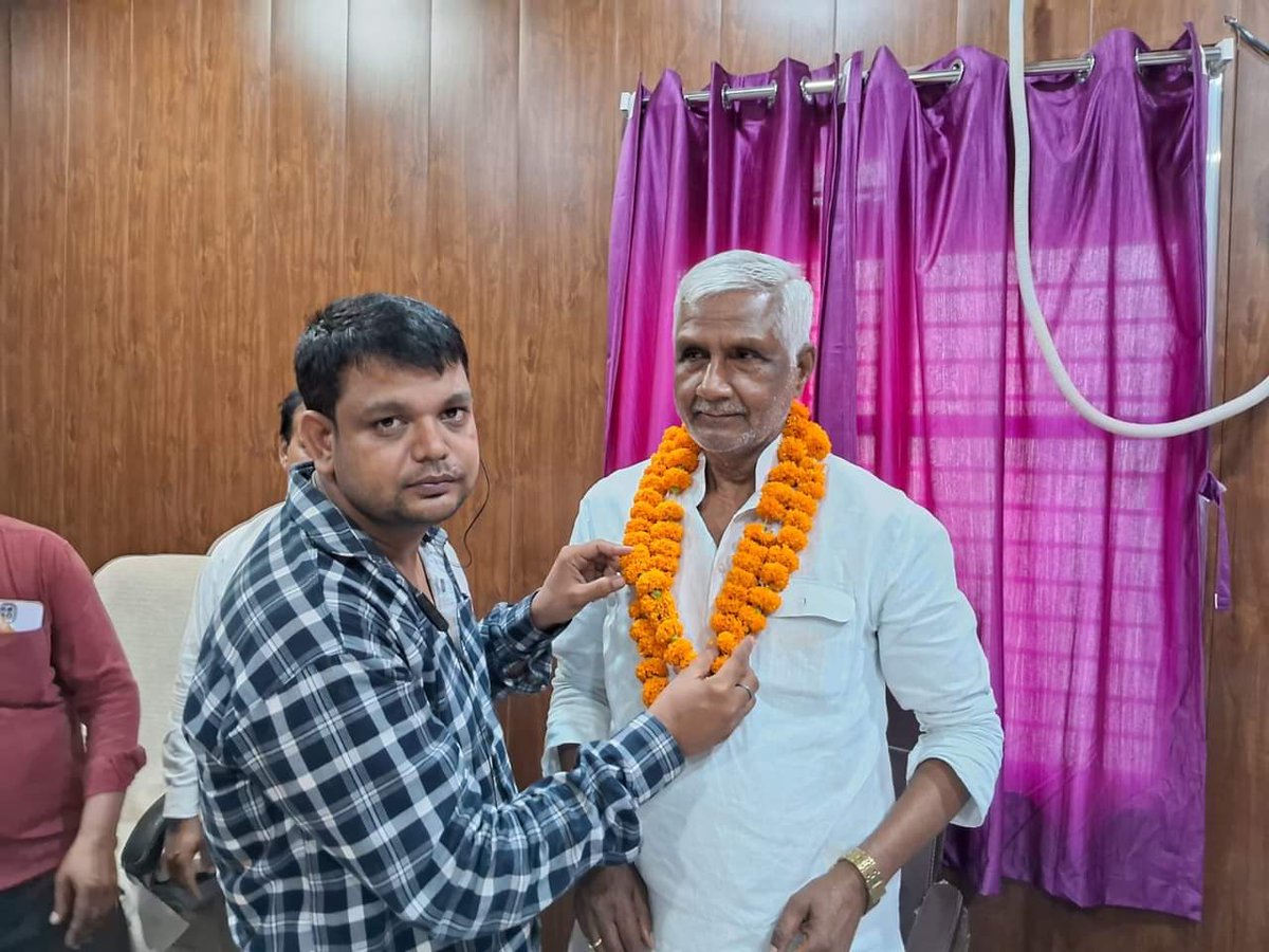 SabhakunwarBJP's tweet photo. मेरे विधानसभा क्षेत्र के भाटपार रानी मंडल महामंत्री, प्रिय श्री मंटू पटेल जी को जन्मदिवस की ढेरों बधाई और शुभकामनाएं...
महादेव से आपके स्वास्थ्य और दिर्घायु जीवन की प्रार्थना है।
#Happy_Bday... https://t.co/bVoJ1twveS