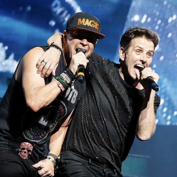 treasure_nkotb's tweet photo. Happy National Mac and Cheese Day!

#nkotb #nationalmacandcheeseday https://t.co/1EUch7Xhet