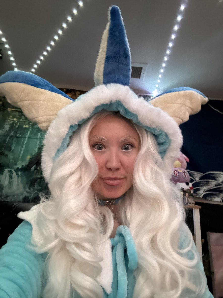 lainabearrknee's tweet photo. Repost if you still play pokemon go &amp; add me as a friend! #pokemongo #pokemon #Vaporeon https://t.co/VyTim2ZWXy
