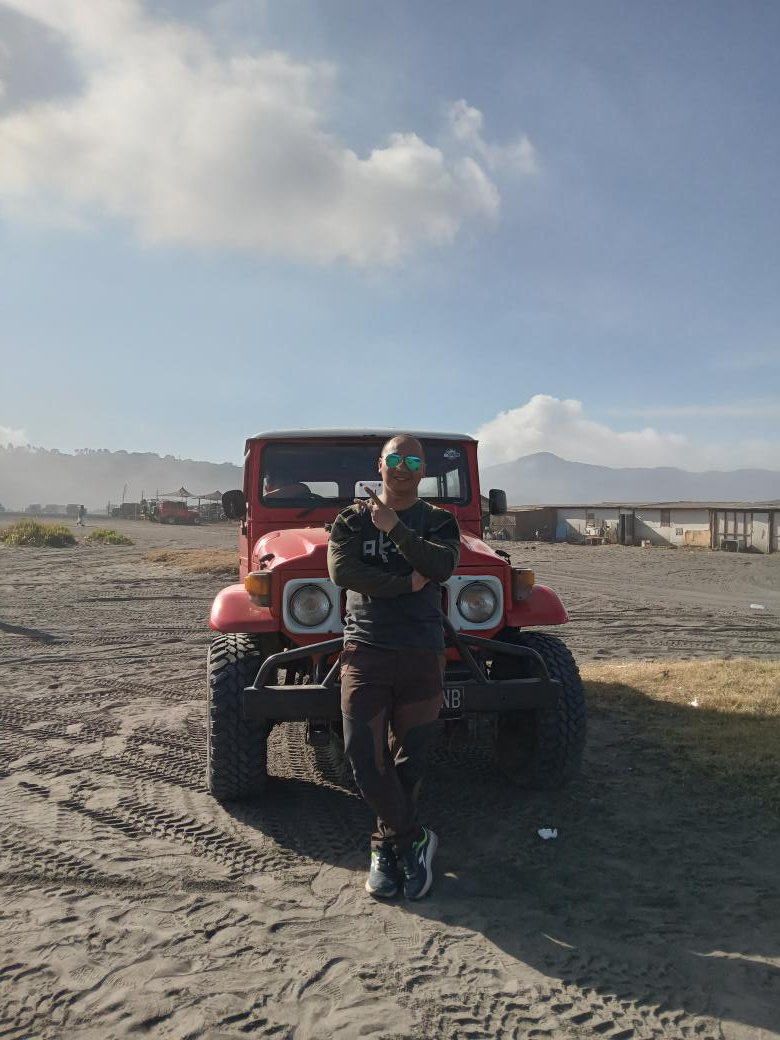 Ke BROMO itu selain pemandanganya yg sangat keren...perjalanan naik JÈEPnya itu lho bikin sensasi tersendiri...