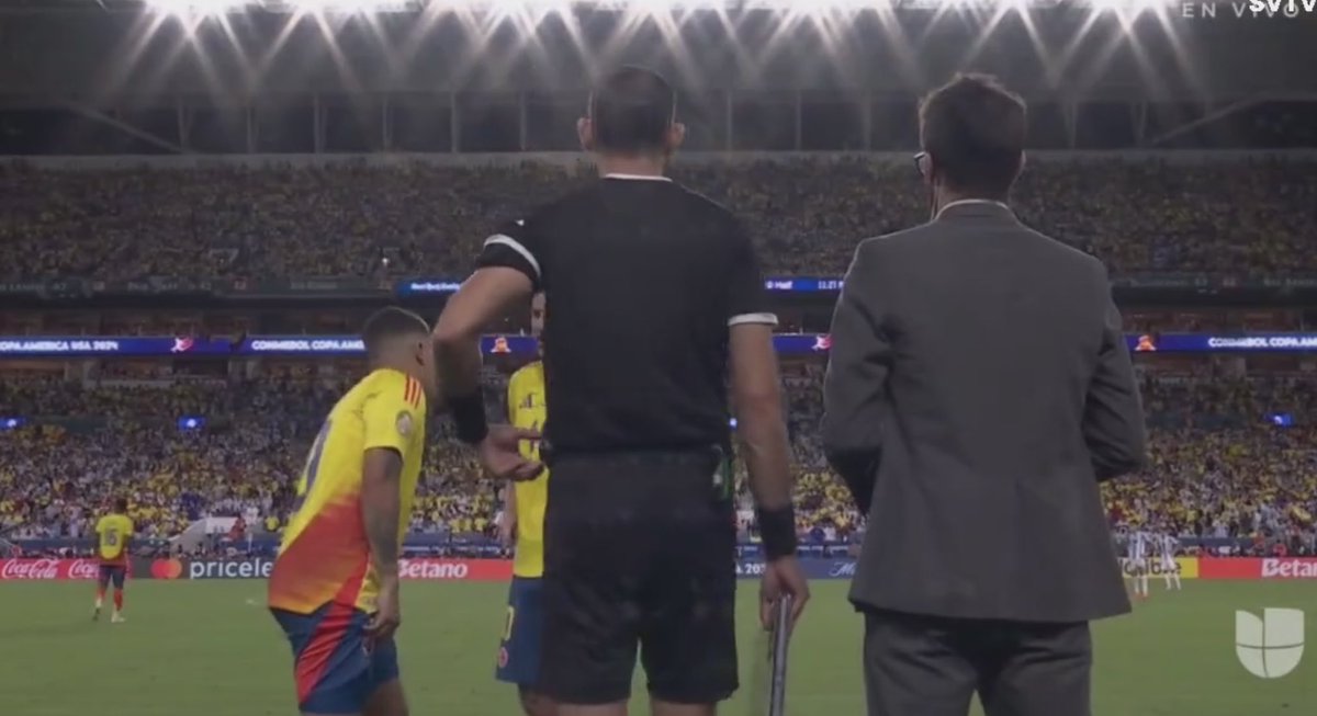 finanzacontable's tweet photo. Inicia el 1er Tiempo Extra
🇨🇴Sale: James Rodriguez
🇨🇴Entra: J. Quintero
Final #CopaAmerica2024
Argentina 🇦🇷 0 🆚 0 🇨🇴Colombia
#LaAlbiceleste #LosCafeteros
🏟️ Hard Rock Stadium, Miami
#CopaAmerica2024 #Argentina #Conmenol #Colombia #Fútbol #VamosArgentina #VamosColo https://t.co/roMW0cUzGK