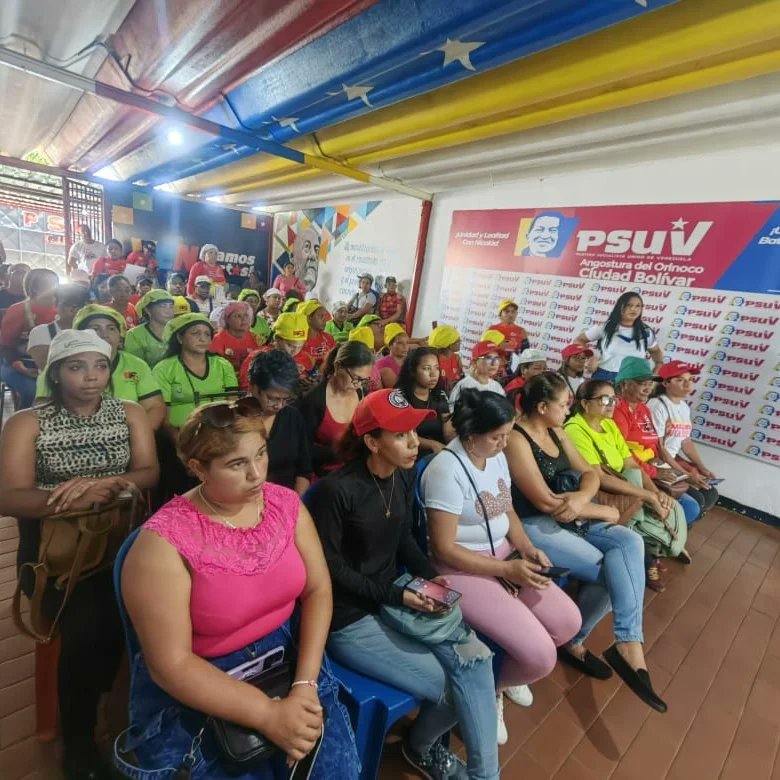 CNAEC11's tweet photo. Hoy equipo CNAE y FFB estuvieron presentes en Video Conferencia con Presidente @nicolasmaduro y Ministro @lealtelleria afinando detalles en la participación de la gran fiesta electoral este próximo 28J.

#LaEsperanzaEstaEnLaCalle💛💙❤💯

Victoria Segura https://t.co/PhvdMyALwb