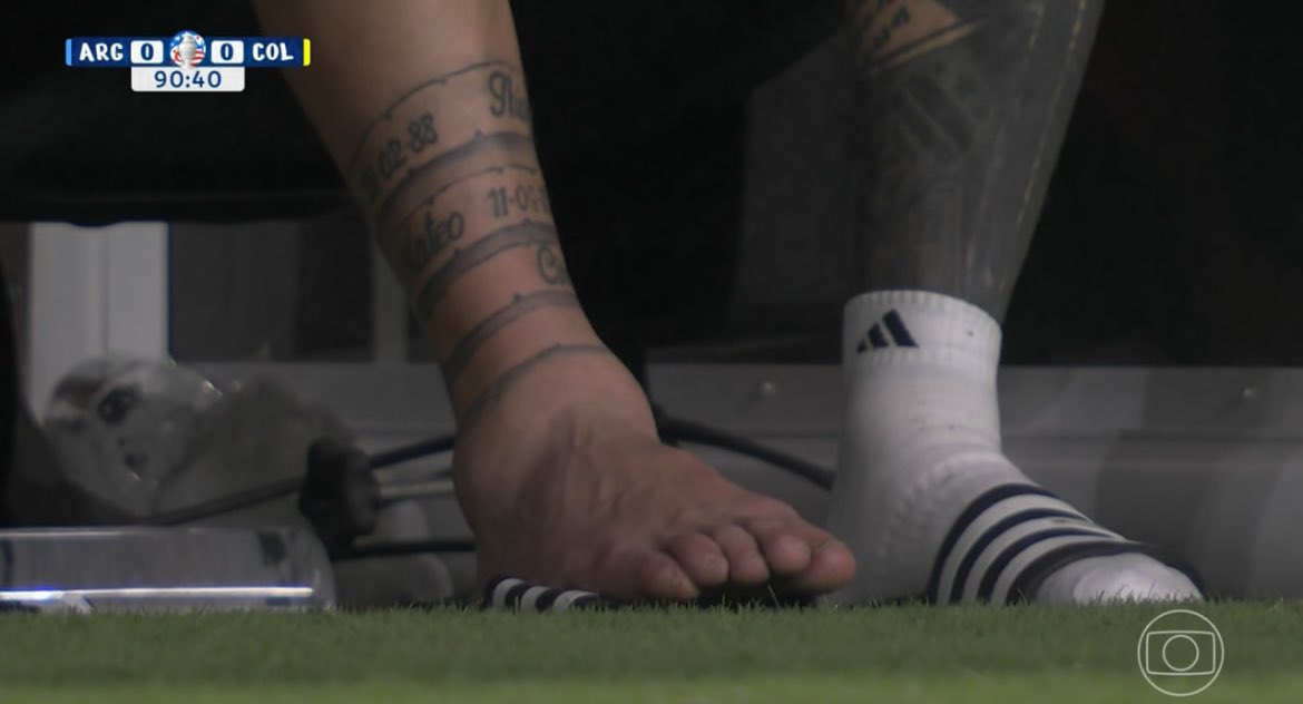 Oledobrasil's tweet photo. URGENTE! Tornozelo de Messi já é maior que o Atlético-MG. https://t.co/1gZPNWEhAl
