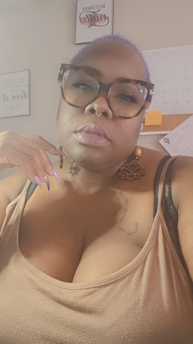 ....a moment....a vibe.....🌻