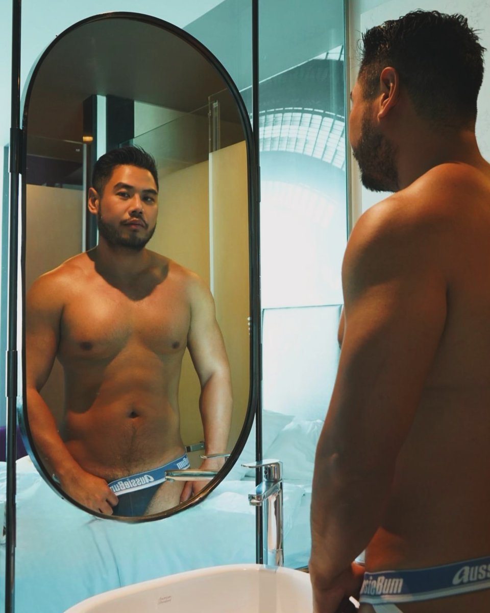chongchong_kung's tweet photo. Hi! Monday Man ๐ ๐ธ Photo by @manmood_th @aussiebum #mirrorless #mirrors #portraitmen #portraitphotography #muscleback #musclehunk #muscle #daddy #beef #hunk #bear #asainmuscle #asainmodel #saturdaymotivation https://t.co/TbPvijd3Gg