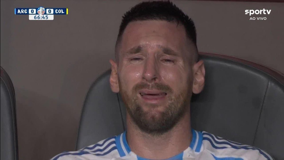 UntalKaiser's tweet photo. Los GOAT también lloran. https://t.co/gV8WXqSCao