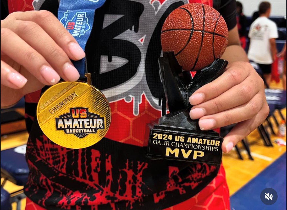 lailacymoneee's tweet photo. A few highlights from today’s game as my team and I went 3-0 this weekend, along with winning the championship! I am thankful to have received MVP and couldn’t have done it without my teammates and my coaches! Thank you @USAmateurBBall for a great weekend!! #WomensBasketball https://t.co/XGyV4jOh6S