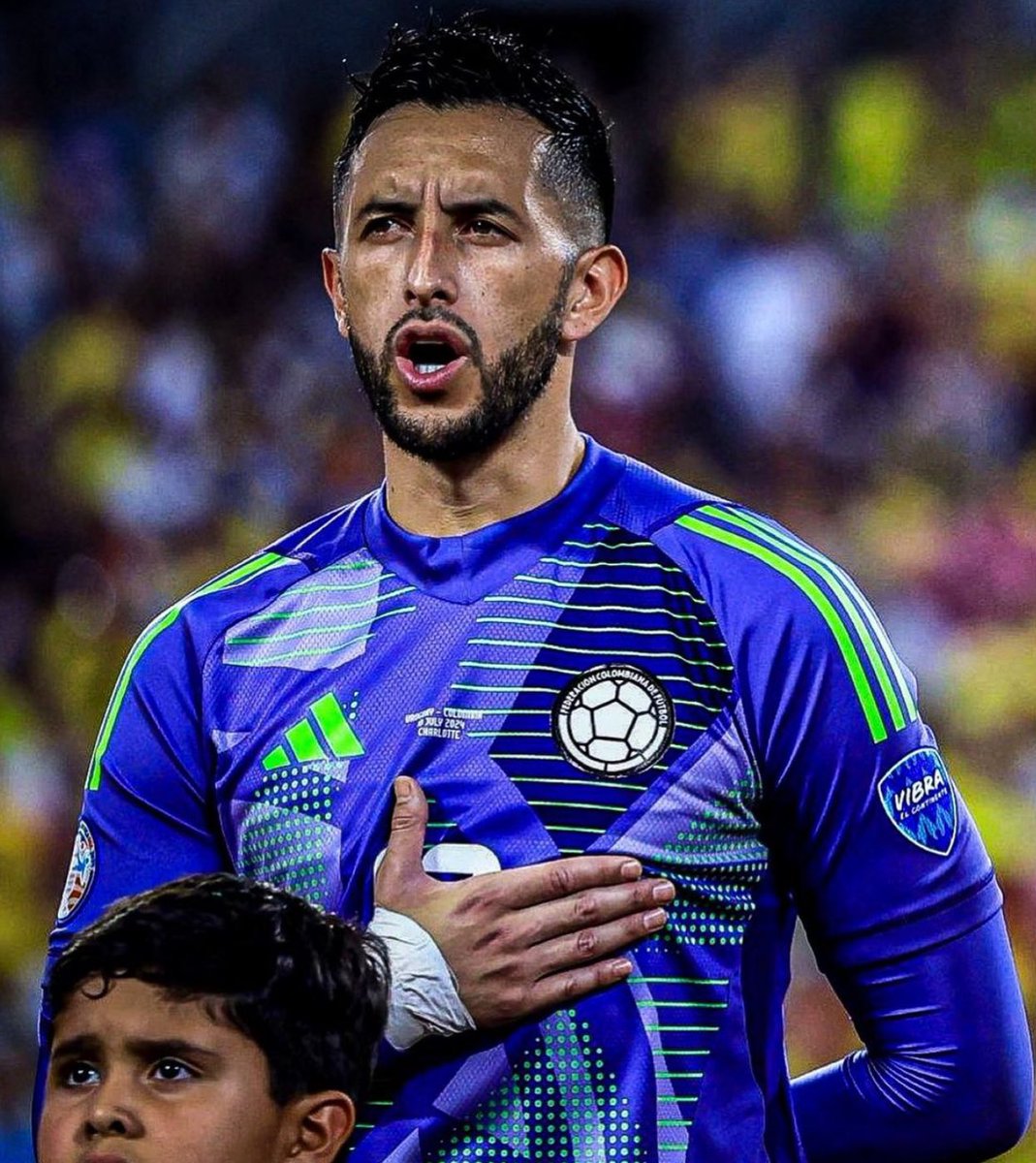 tvmaxdeportes's tweet photo. SE SALVÓ COLOMBIA
Camilo Arias atajó una clara oportunidad que tuvo la albiceleste. Argentina 0-0 Colombia en la final de la Copa América. #FullCopaAmerica #Fullfutbol #Copaamerica https://t.co/D12Zje53UX