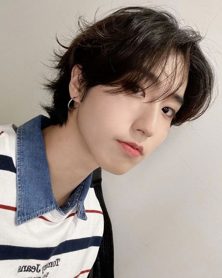 kamihann's tweet photo. ⚡️-“Huh?”

Heyy I’m Jisung but you can call me yours 😉 (that was..corny) 
Anyways just call me Jisung 
I get a little stupid…don’t judge https://t.co/epWekMJzW3