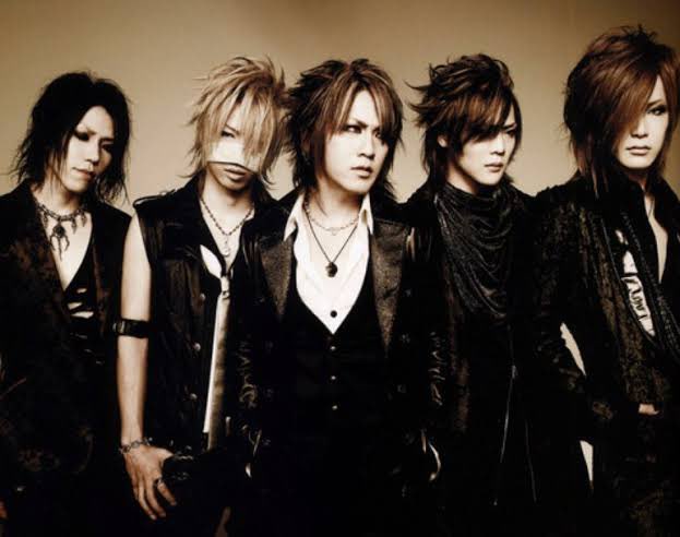 gztbr's tweet photo. 15 anos do Album DIM. Lançado em 15 de Julho de 2009, DIM é o quarto album de estúdio da banda. Com as faixas:  "Hakuri (「剥離」)", "The Invisible Wall", "A Moth Under the Skin", "Leech", "Nakigahara (泣ヶ原)", "Erika (「エ リ カ」)", "HEADACHE MAN", "Guren (紅蓮",)+ https://t.co/Rq5q6lAztr