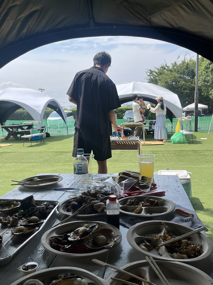 bknb_03_'s tweet photo. 本社ブロックでBBQするくらいに陽キャだよ👼🏻 https://t.co/gllGbPt4iN