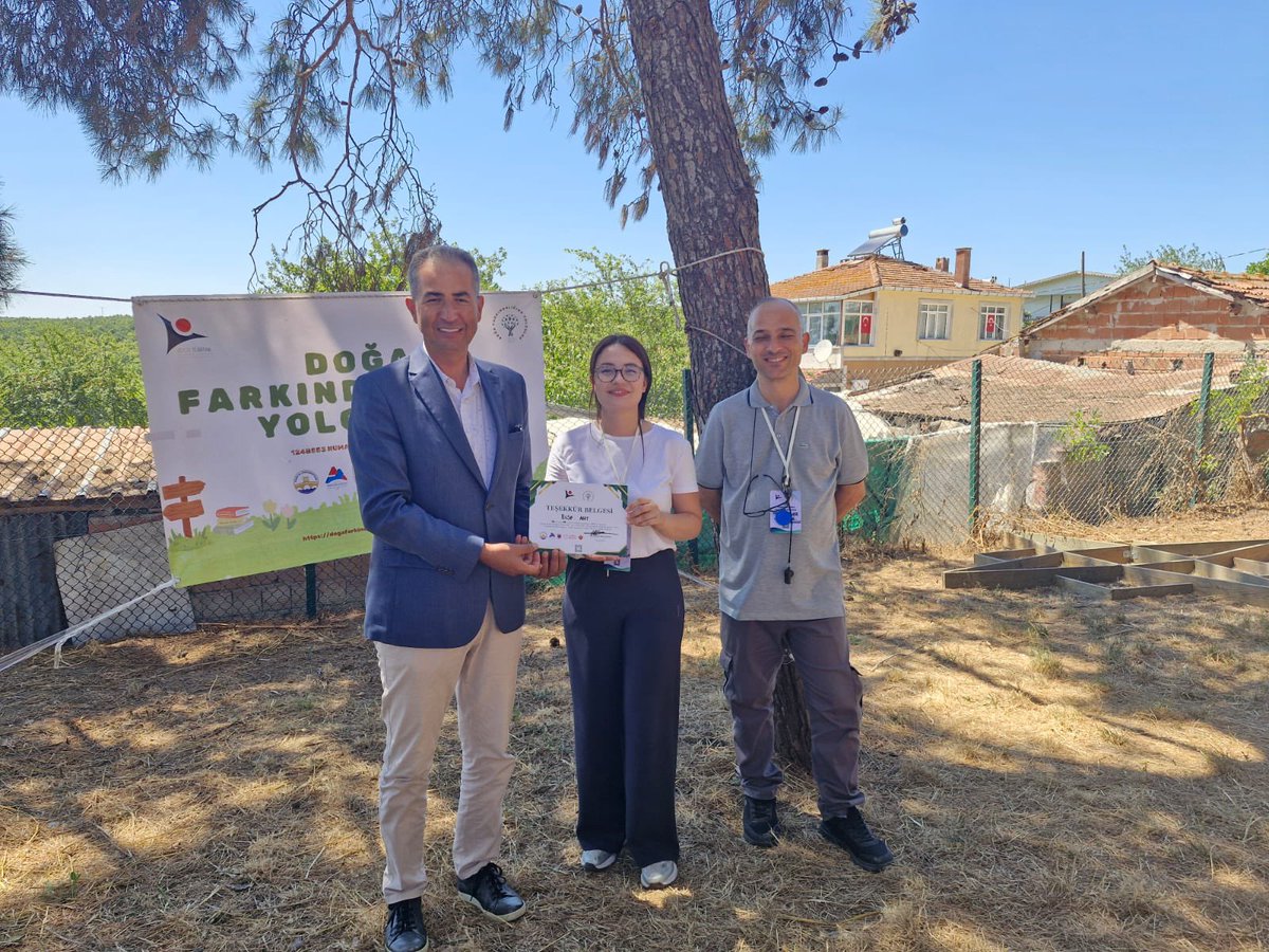 memsilivri's tweet photo. Trakya Üniversitesi,Silivri İlçe Milli Egitim Müdürlüğü ve Beyciler Mukaddes Sönmez Ortaokulu işbirliği ile yürütülen TÜBİTAK 4008 ‘’Doğa Farkındalığına Yolculuk’’ projesi kapsamında düzenlenen sertifika törenine İlçe Milli Eğitim Müdürümüz Zekeriya ARTAR katılım sağladı. https://t.co/PJpaIGDW2J