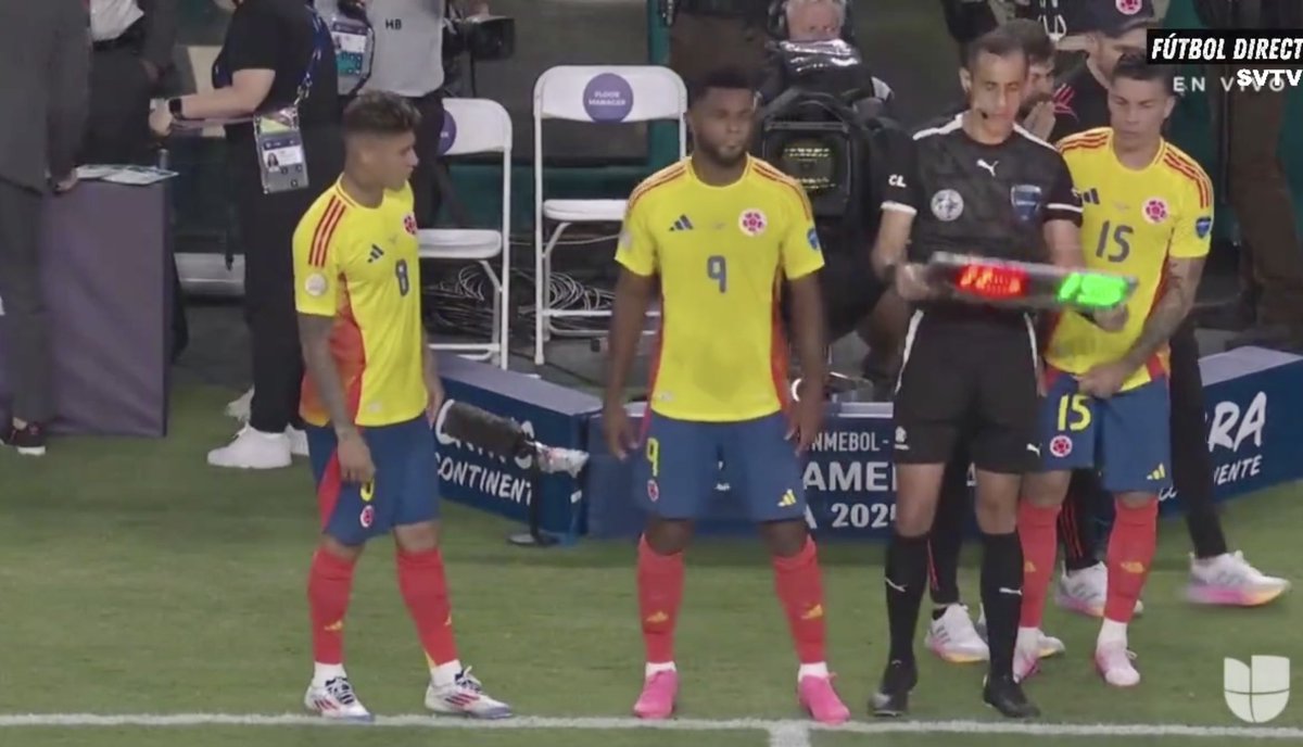 finanzacontable's tweet photo. Se juega el 2do Tiempo Extra 107
Cambios en 🇨🇴
Final #CopaAmerica2024
Argentina 🇦🇷 0 🆚 0 🇨🇴Colombia
#LaAlbiceleste #LosCafeteros
🏟️ Hard Rock Stadium, Miami
#CopaAmerica2024 #Argentina #Conmenol #Colombia #Fútbol #VamosArgentina #VamosColo https://t.co/M4ELUYPlEC