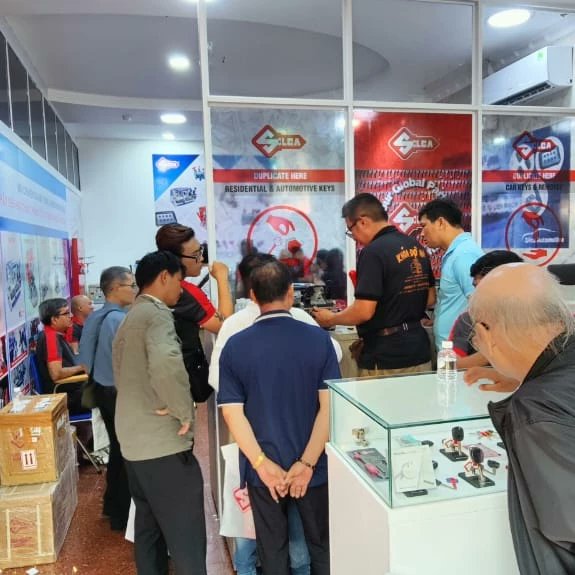 mindasilca's tweet photo. Proud to be in Vietnam Officially 
Inauguration of Silca Vietnam Shoppe &amp; Training Center https://t.co/uYexdfdCP6