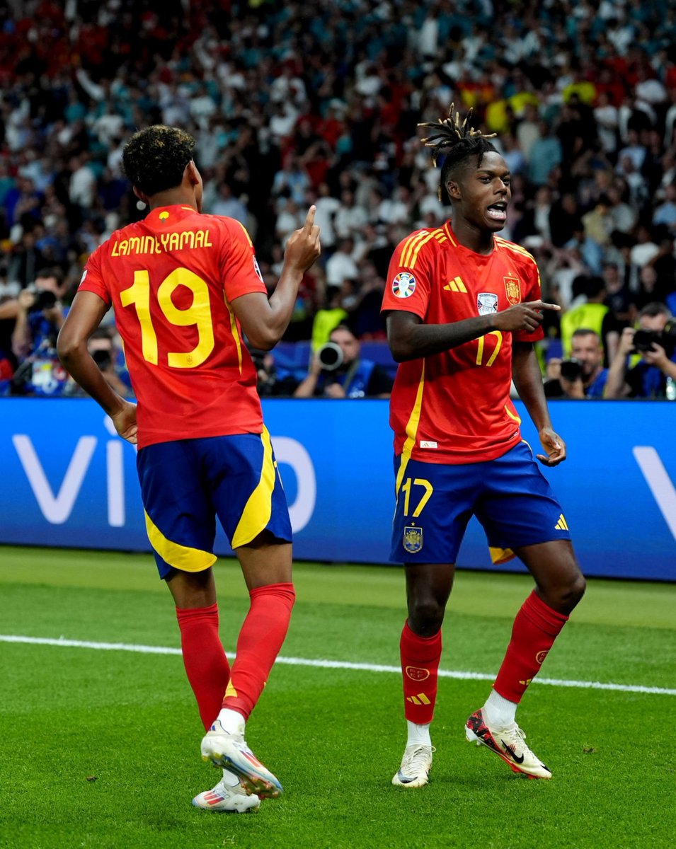 BarcaUniversal's tweet photo. Unai Simon: "Before the final, on the bus, I was nervous while Lamine and Nico were dancing and having fun, these guys have no limits." https://t.co/tJ0ru8JfuQ
