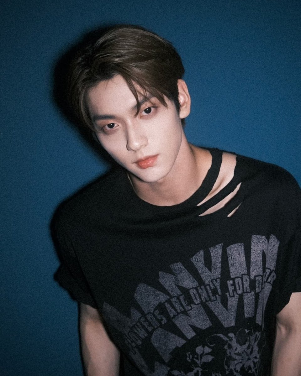 ME | Rise and shine fellas. In dire need of having someone to be my casual companion this morning. No specific criteria as long as you awake already.