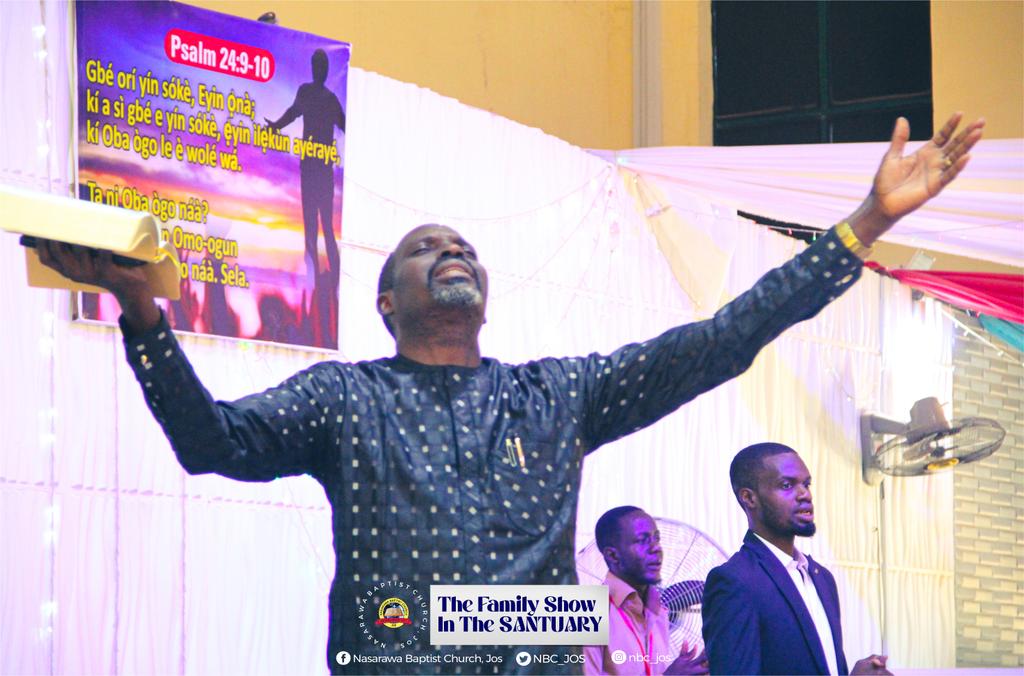 NBC_JOS's tweet photo. THE FAMILY SHOW IN THE SANCTUARY
Ephesians 5:21-33, 1 Cor. 13:1-13
Rev'd Mobolaji Oyateru
#LetGodArise
#BaptistFamily https://t.co/FipJfjLDva