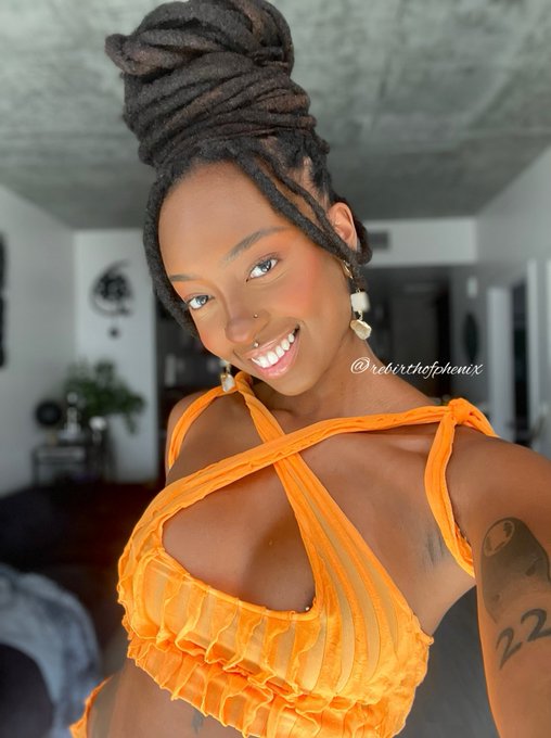 feelin super pretty today 🫣 https://t.co/40foKYZtcP