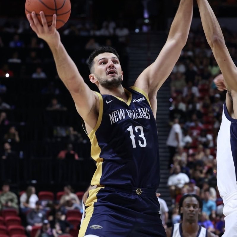 ShamsCharania's tweet photo. The New Orleans Pelicans are signing 2022 second-round pick Karlo Matkovic to a three-year, $4.9 million contract, sources tell @TheAthletic @Stadium. The 6-foot-11 center out of Croatia reaches his rookie deal, adding frontcourt depth to Pelicans. https://t.co/D2jj6LntC7