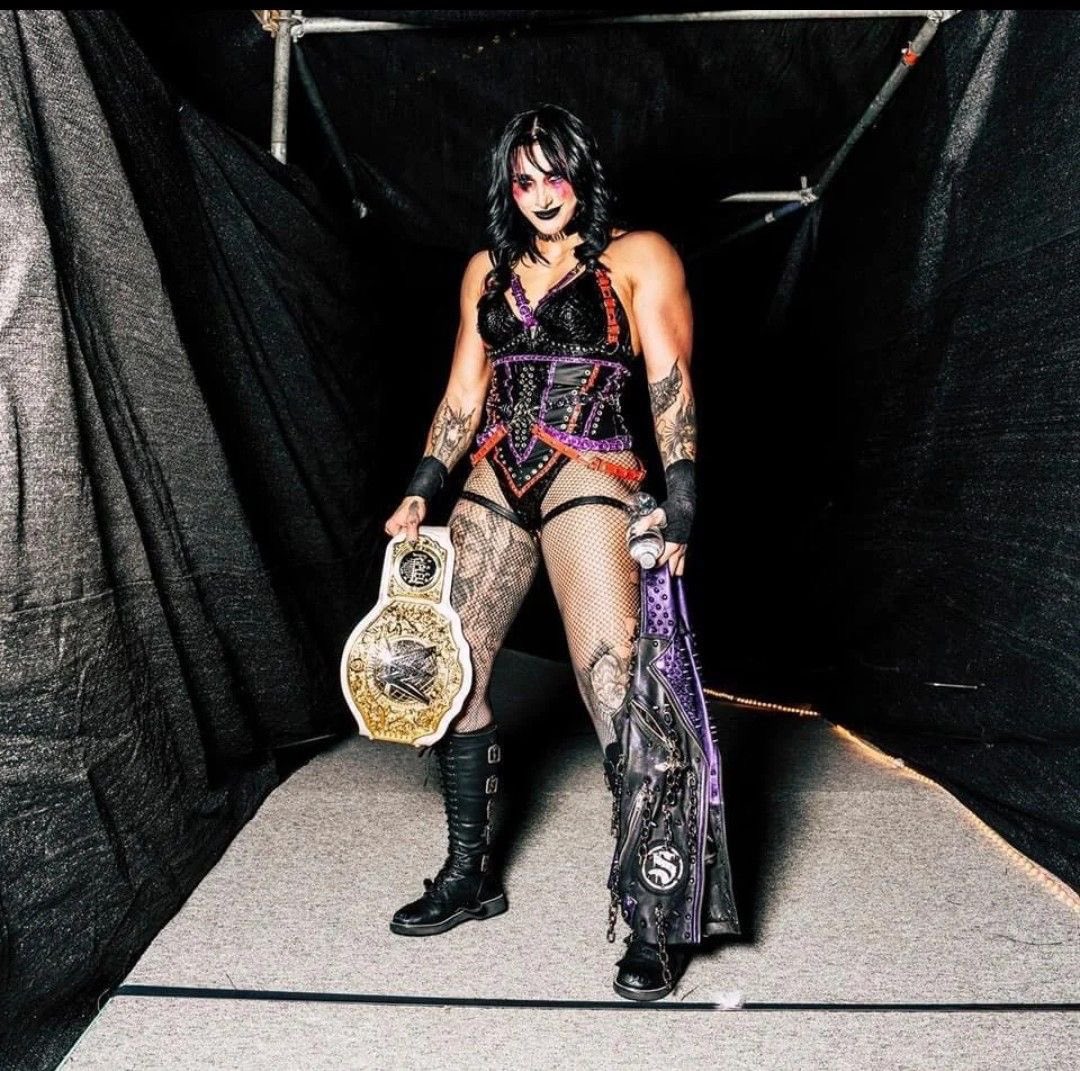 grs_mayane's tweet photo. Go little rockstar @RheaRipley_WWE 🥹🖤 https://t.co/R3kUsGpWuo