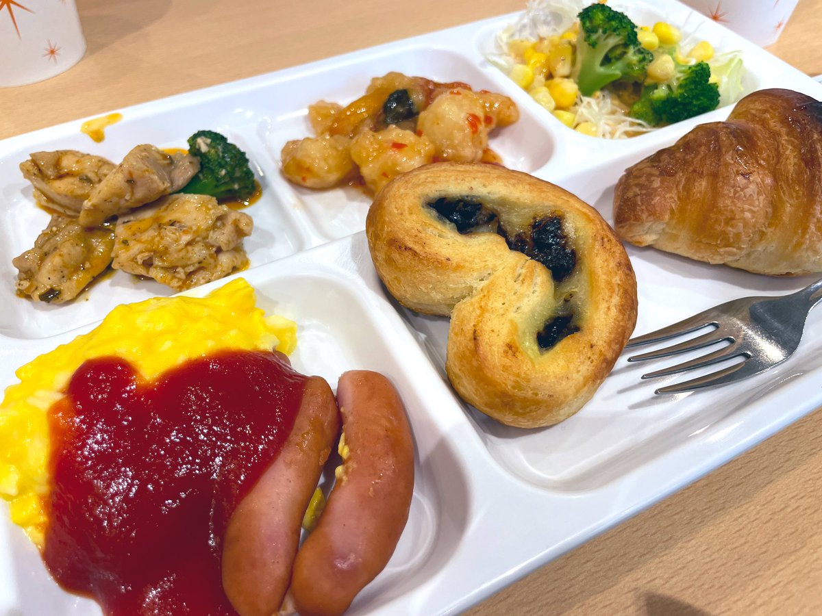 cre_kazamaster's tweet photo. ホテルでの朝ごはん大好きすぎる🥞
#comforthotel https://t.co/xaO47ZpYbP