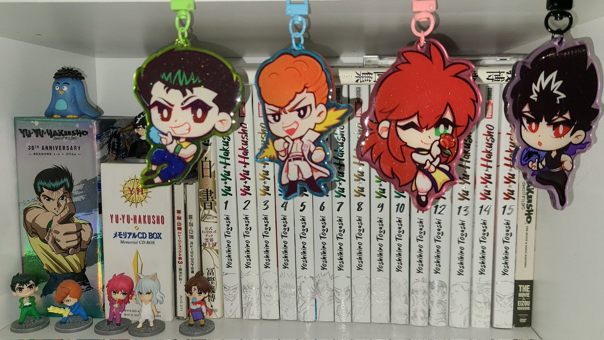 My Yu Yu Hakusho collection is looking a lot better thanks to <a href="/adrukazam/">adru 🦇</a> and her beautiful keychains