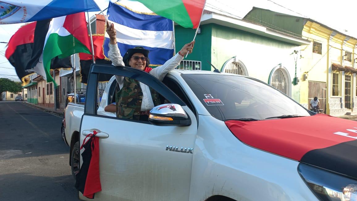 AdelanteSiempr_'s tweet photo. Alegre, Diana recorrió las principales calles de #Diriamba en celebración del 45/19. ✨🇳🇮 Patria, amor, paz y libertad se proclamaban a lo largo de la caminata. ❤️🖤🕊️💫

#TodosJuntosAl4519 
#SoberaníayDignidadNacional https://t.co/XaA6JwXsYL