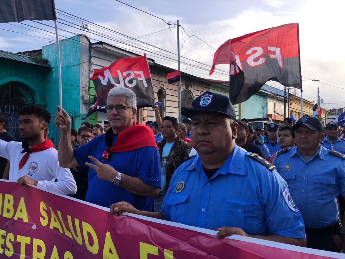 AdelanteSiempr_'s tweet photo. Alegre, Diana recorrió las principales calles de #Diriamba en celebración del 45/19. ✨🇳🇮 Patria, amor, paz y libertad se proclamaban a lo largo de la caminata. ❤️🖤🕊️💫

#TodosJuntosAl4519 
#SoberaníayDignidadNacional https://t.co/XaA6JwXsYL